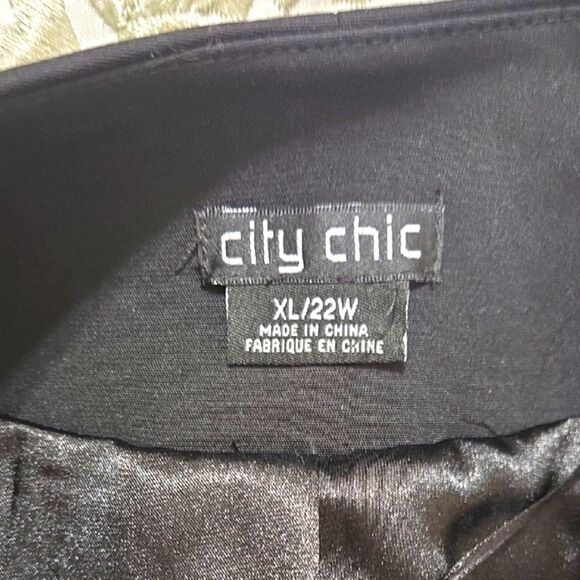 City Chic Women's Elegant Black Cropped Black Crop Blazer Jacket Sz XL / 22W - Picture 5 of 8